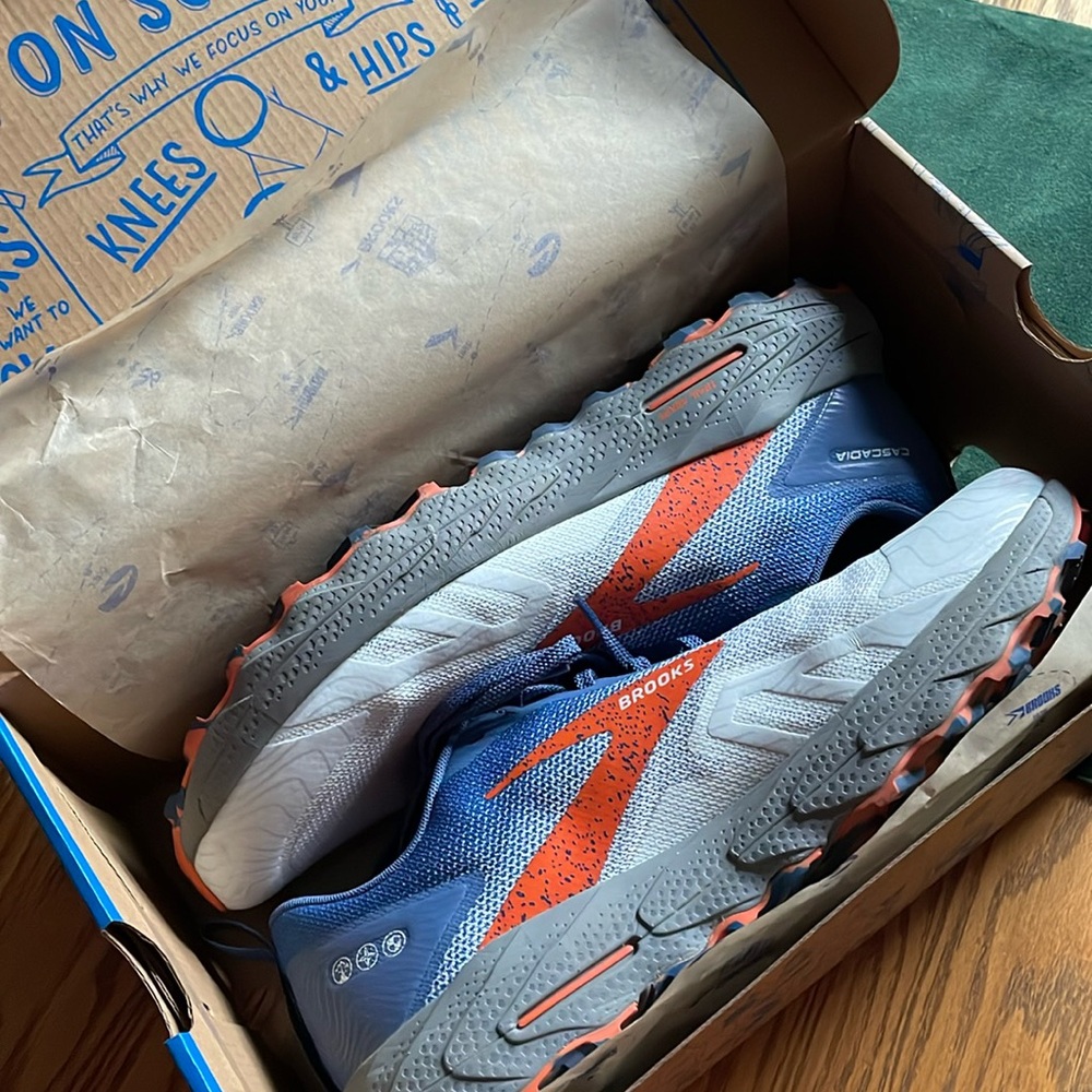Brooks Run & Walk shoes